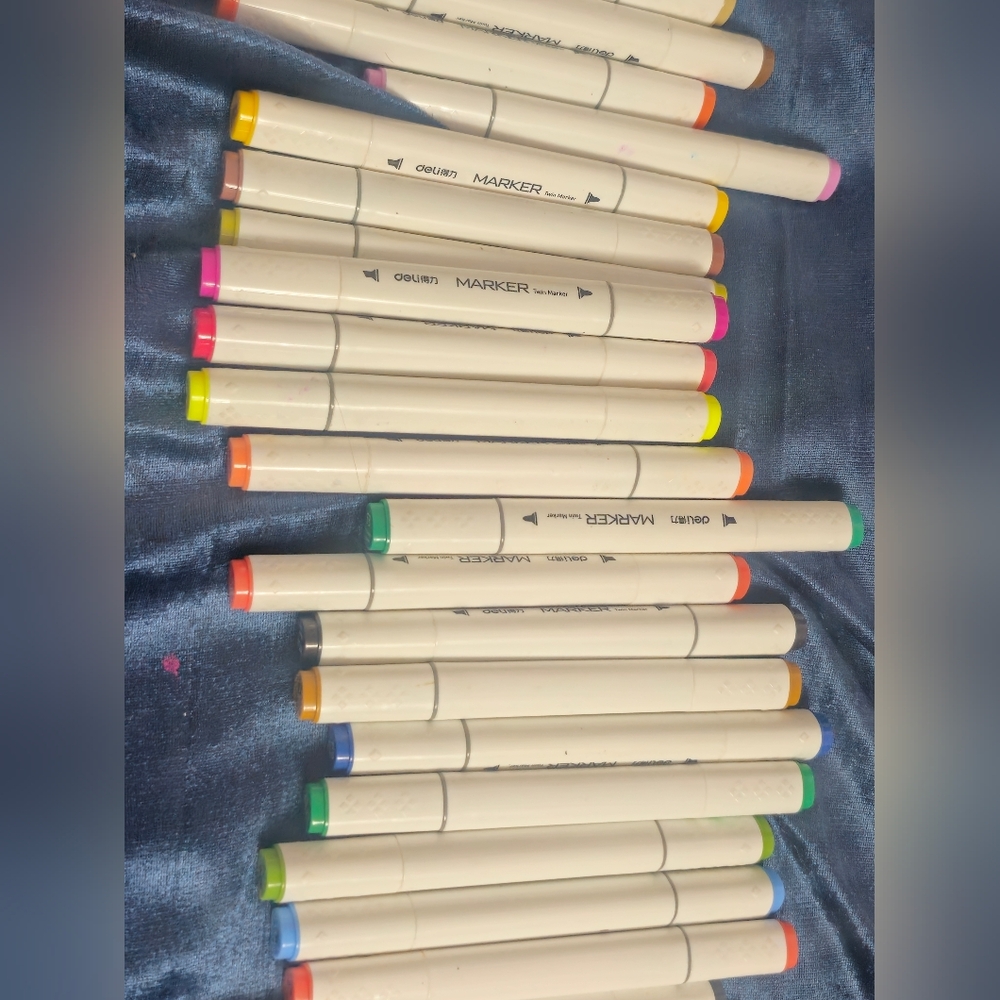 Dual Tip Art Markers Set image 4